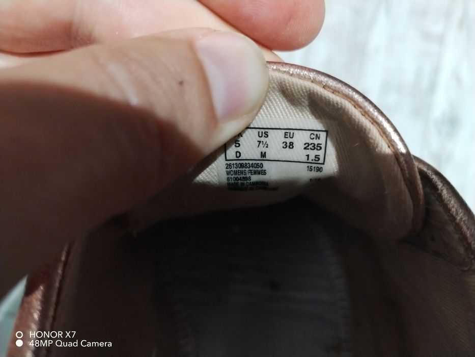 Продавам маратонки Clarks