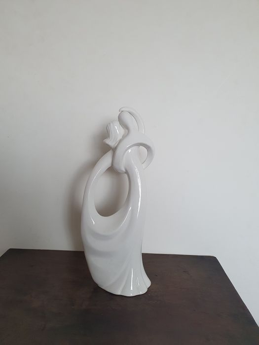 Statueta decorativa din portelan/ bibelou