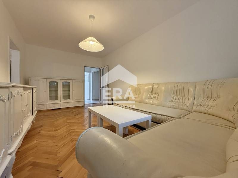 Дава се под наем Тристаен апартамент в София, Младост 1 - 76 кв.м за 650 € - Снимка #1