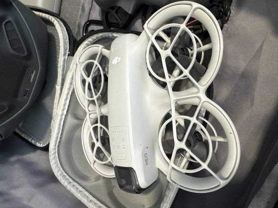DJI Neo Motion Fly More Combo + Goggles N3 + 3 батерии + Manfrotto