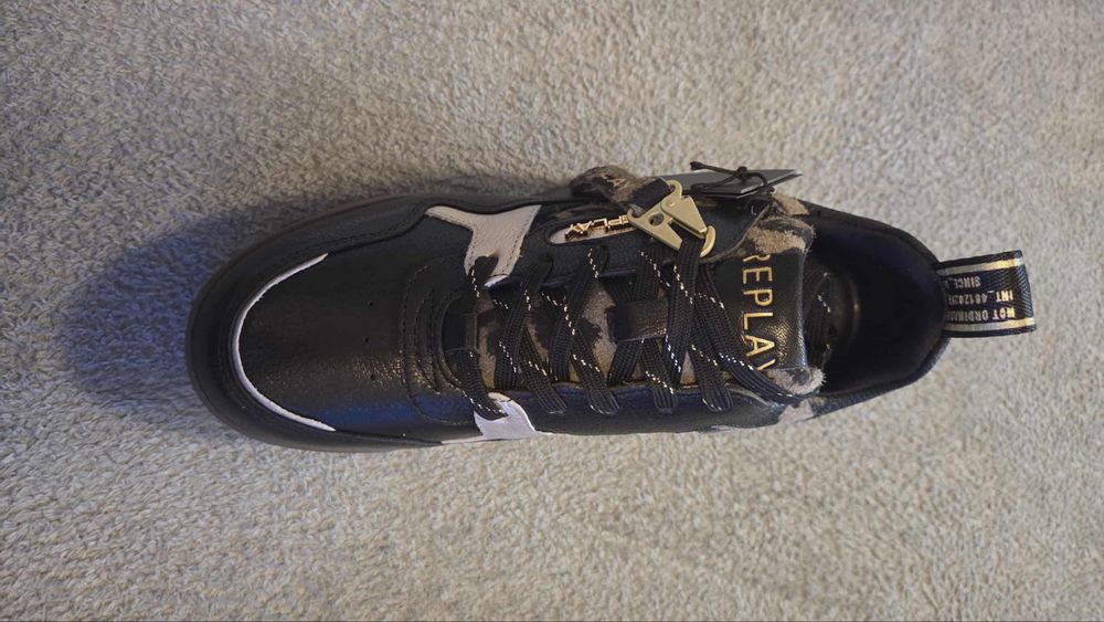 Нови кецове Replay