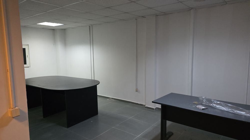 INCHIRIERE Depozit cu Birouri Parcare DN 65 zona Auchan Bradu