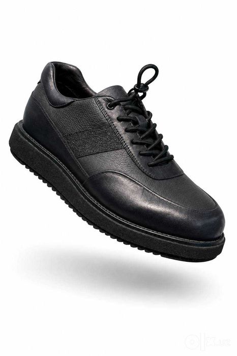 Оригинальные кроссовки Santoni Leather Sneakers, размеры от 40 до 45.