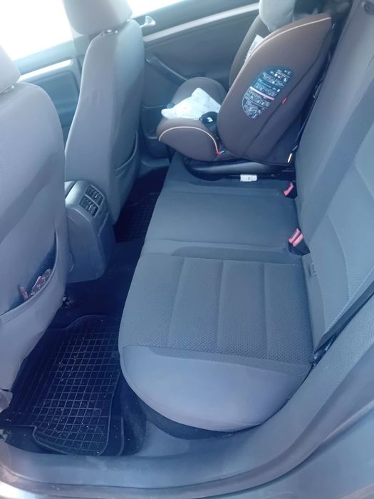 Vand golf 5  merge foarte bine