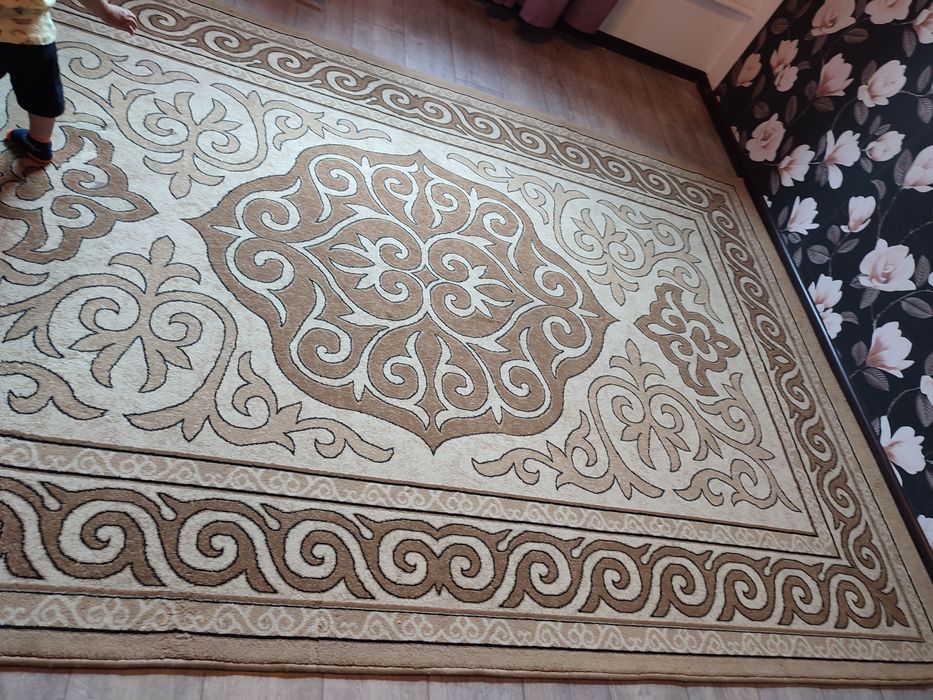 Ковёр 2/3 қазақи нақышта