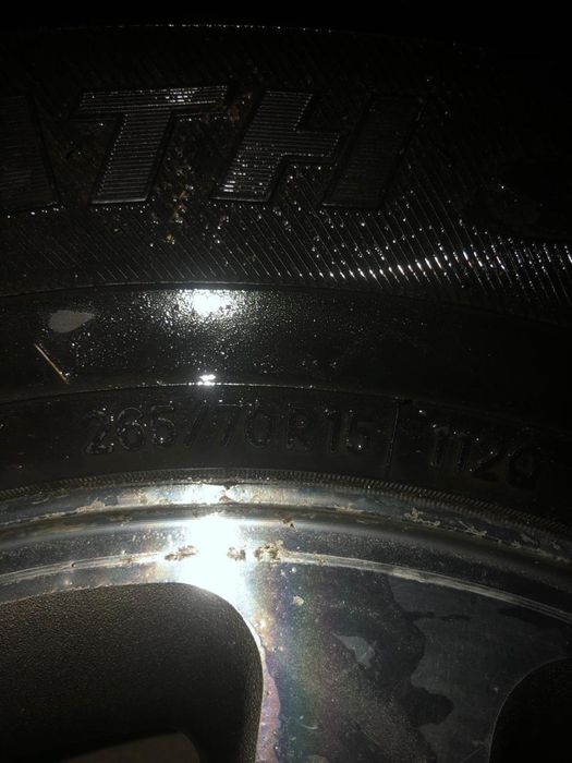 Продам срочно зимниее шины