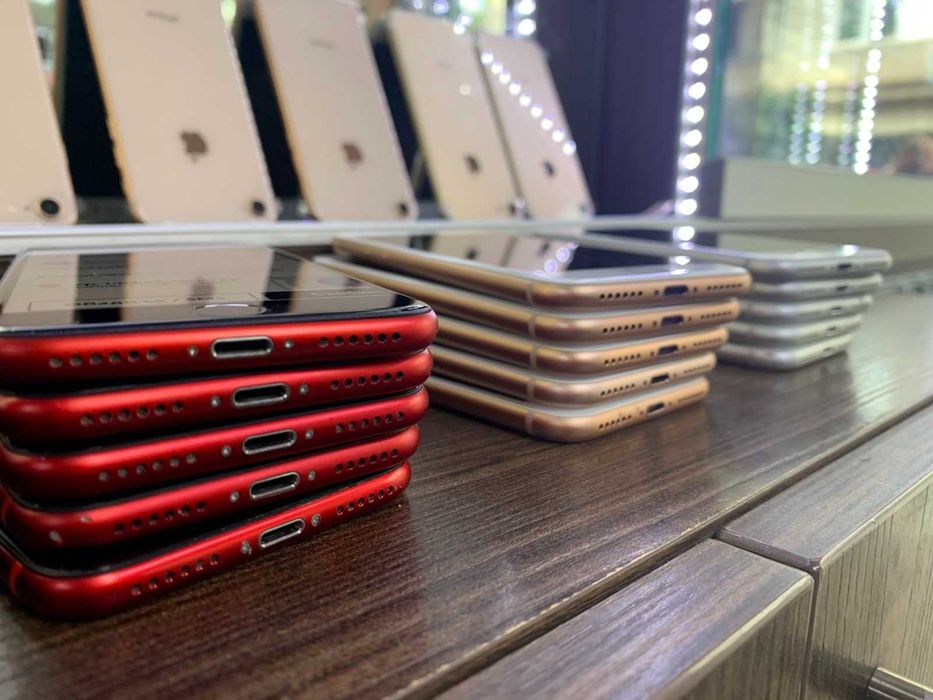 iPhone 8 256GB - Гаранция  + ПОДАРЪЦИ