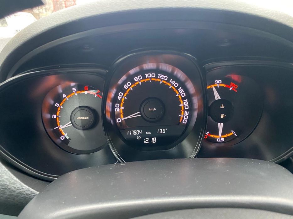 Продам Весту 2019г