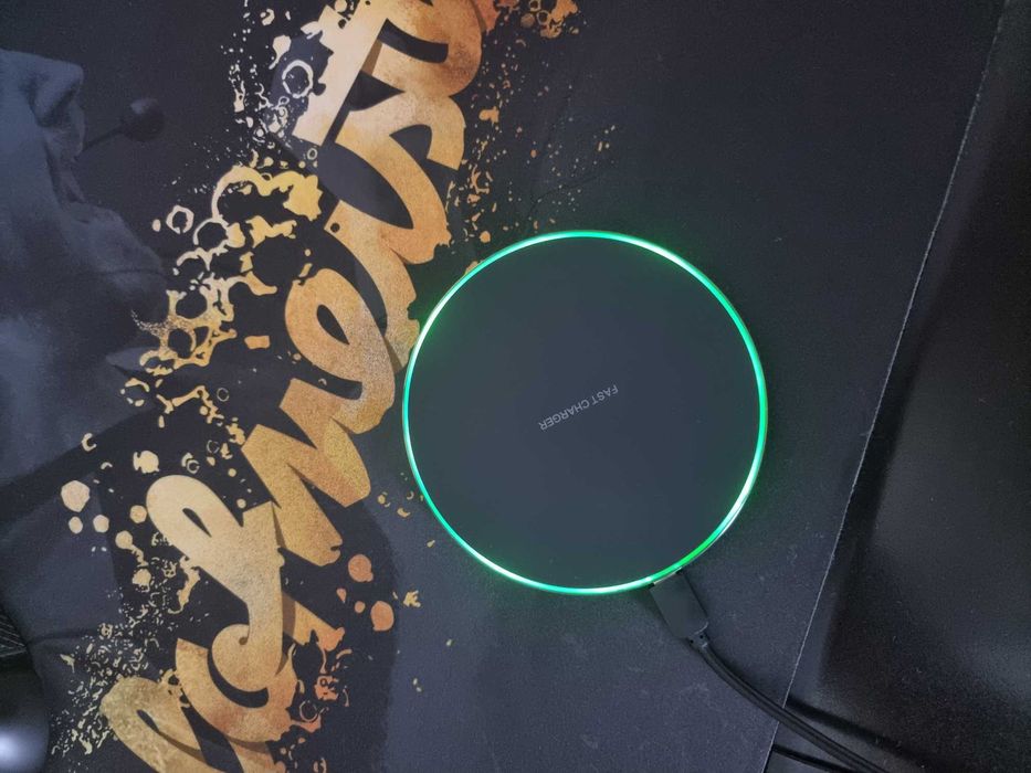 Vand incarcator wireless Power Delivery nou