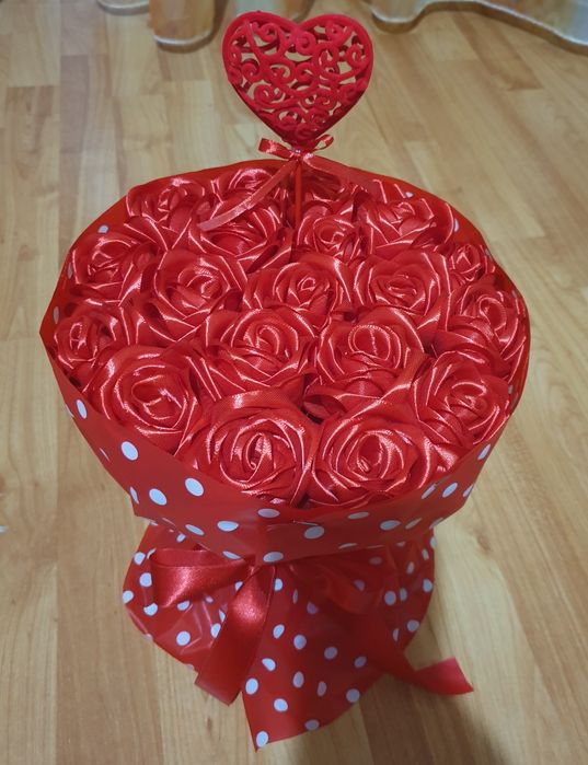 Buchet trandafiri satin