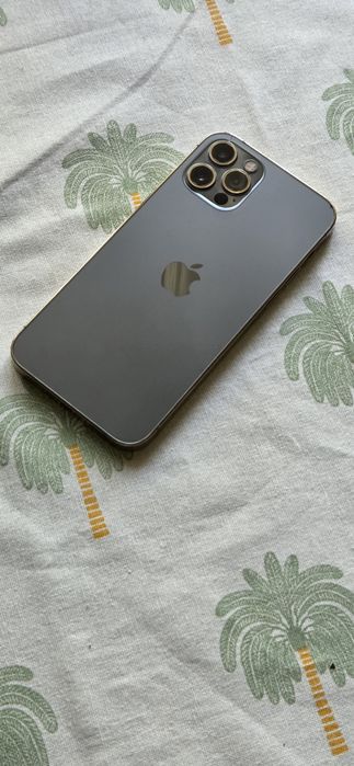 Iphone 12 pro вплохом состоянии