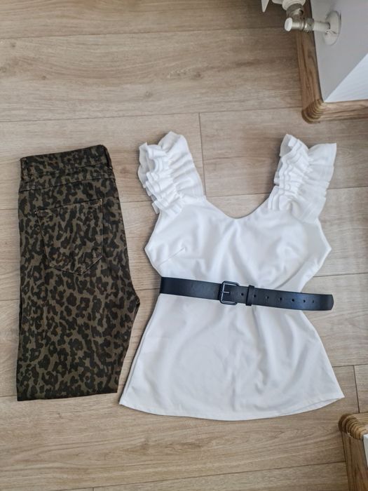 Дънки и официален топ