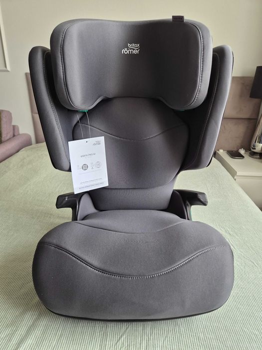 Ново детско столче Britax Römer Kidfix M i-Size (3.5 - 12год) с ISOFIX - имам в черно и сиво