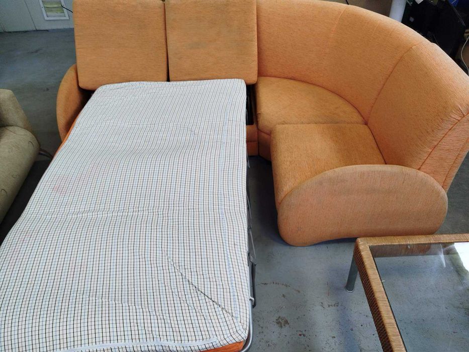 Ъглов диван  с функция сън