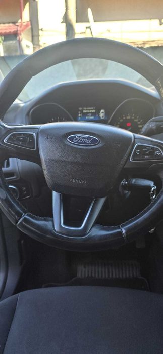 FORD Focus 2015 — imagine 5
