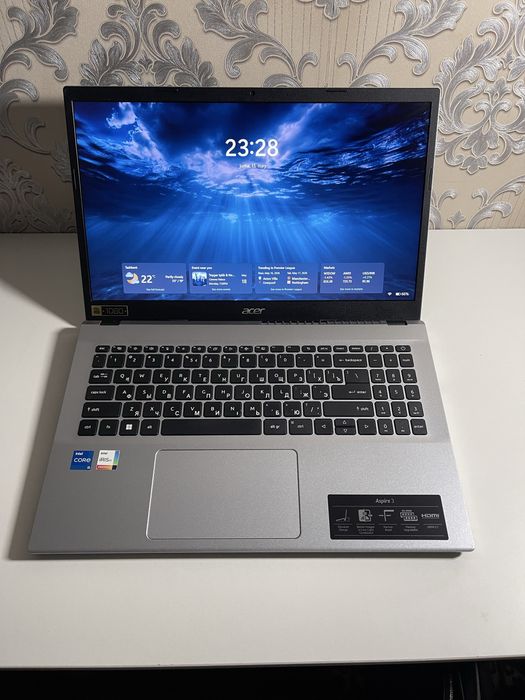 Noutbuk acer aspire 3
