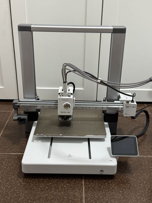 Imprimanta 3D BambuLab A1 cu AMS