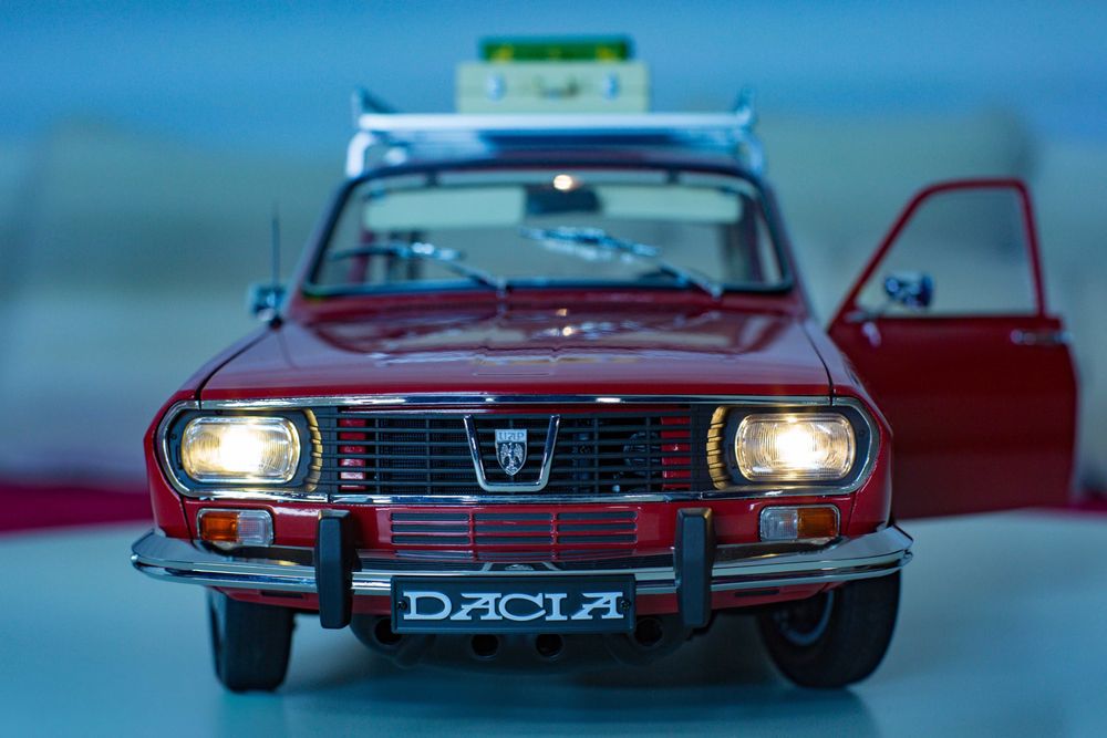Macheta Dacia 1300 Eaglemoss – scara 1:8 – colectie completa
