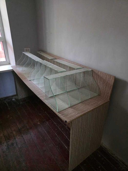 Срочно продам мебель для магазина б/у
