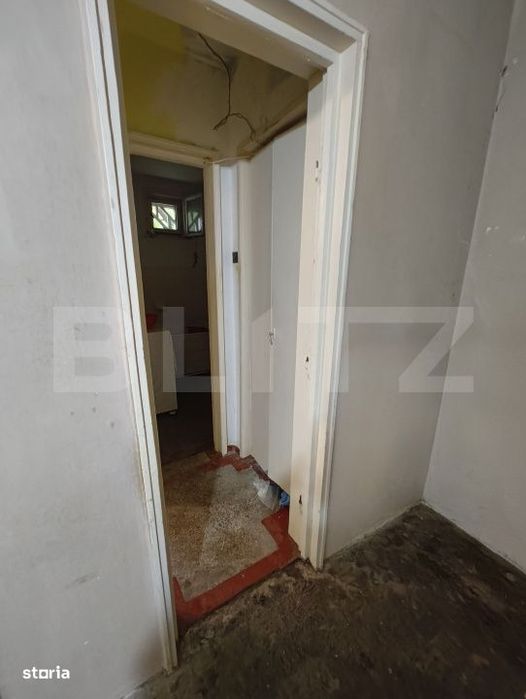 Apartament cu 2 camere la parter- nerenovat, 60 mp, zona Centru