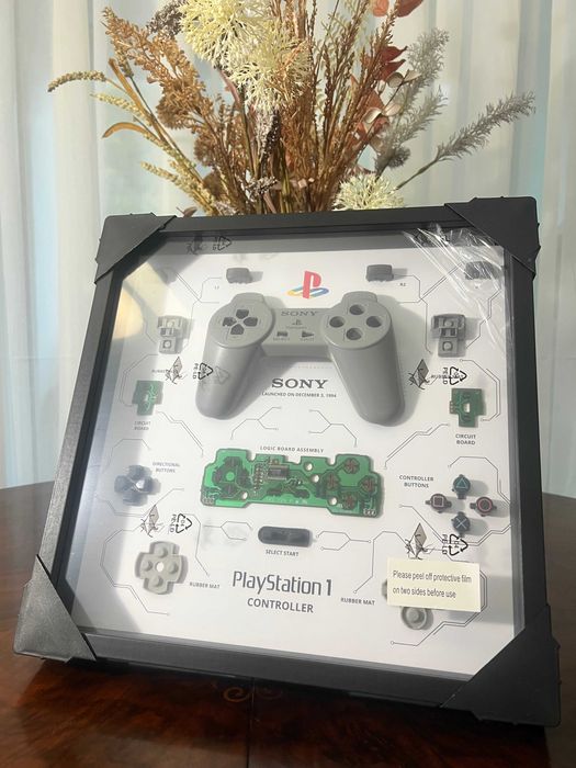 ShadowBox / Diorama Playstation 1 (1994) si Xbox One S (2016)