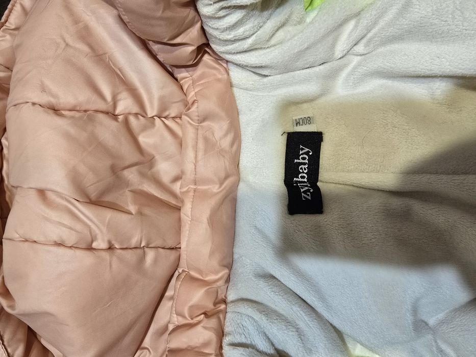 Продам зимний комбинезон для девочки 8о размер