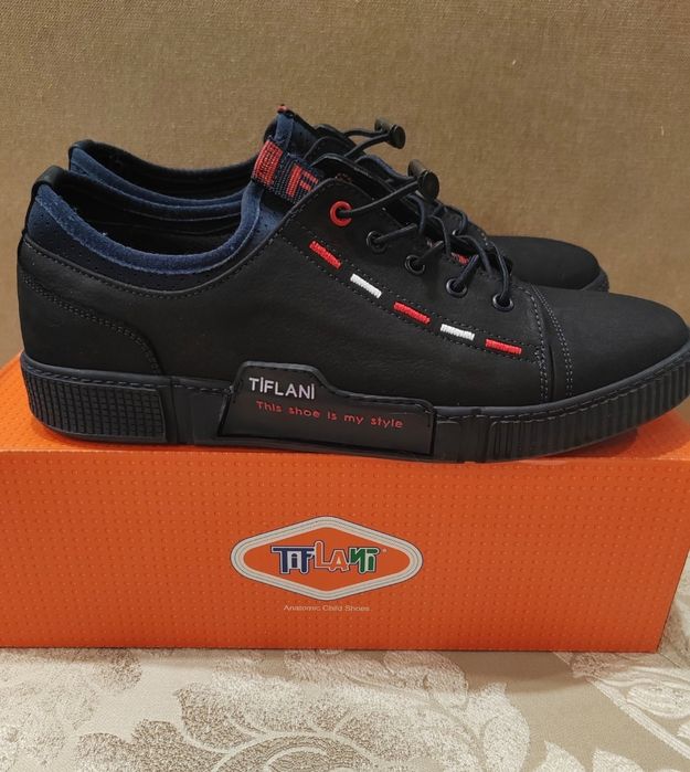 Продам! Новые макасины для мальчика подростка!