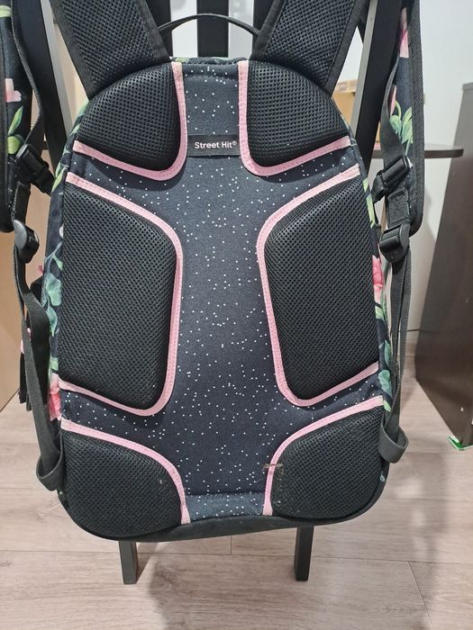 продам 2 школьных рюкзака