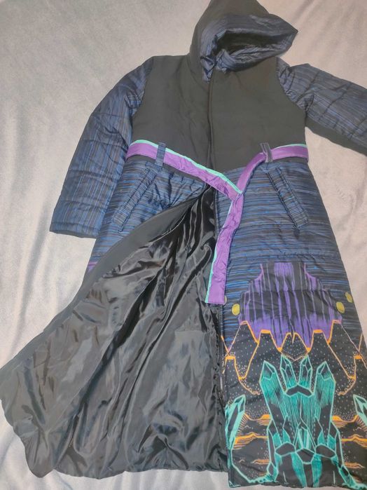 Чисто ново яке с оригинален цветен десен