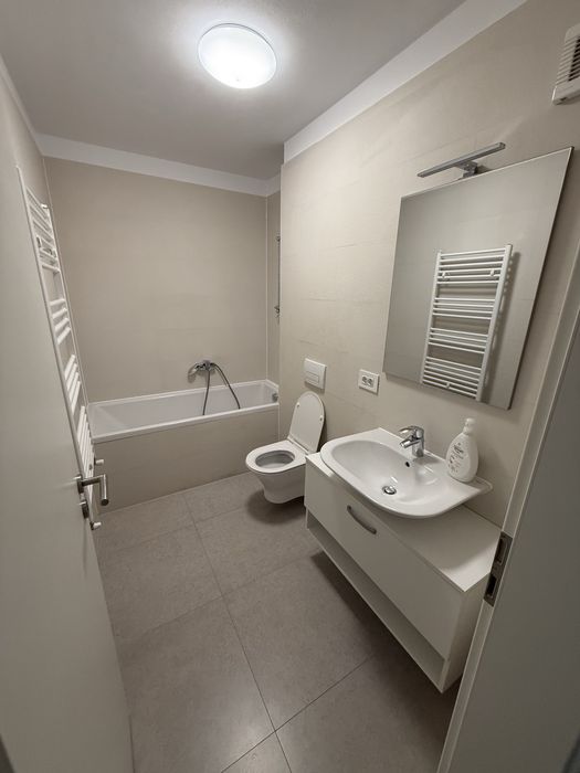 Închiriez apartament cu 2 camere în complexul Kasper, Brașov.