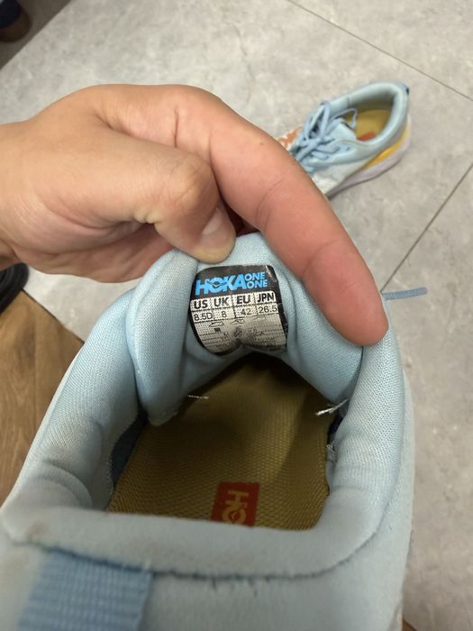 Отличные беговые кроссовки Hoka!