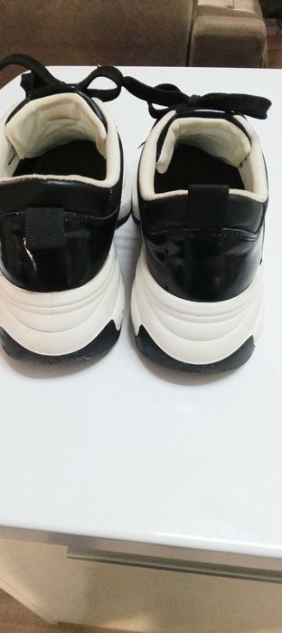 Дамски сникърси,черни,кожа и лак