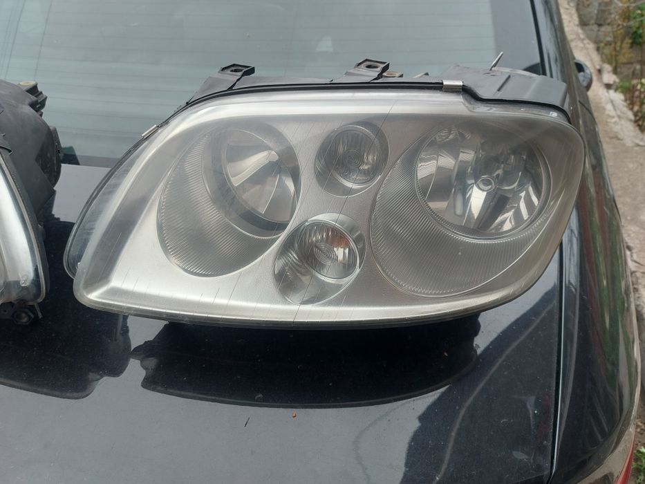Ляв фар  Фолксваген Туран / Volkswagen Touran