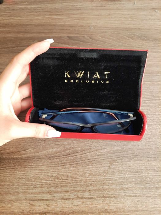 Продавам диоптрични очила!