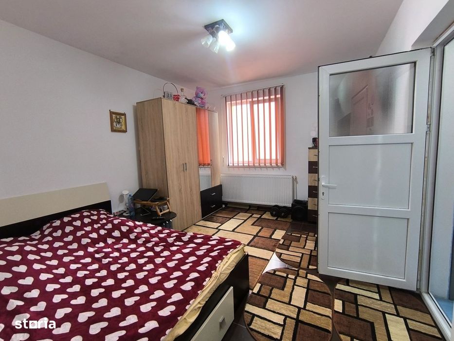 CENTRU - Casa solida cu etaj ,la pret de apartament !