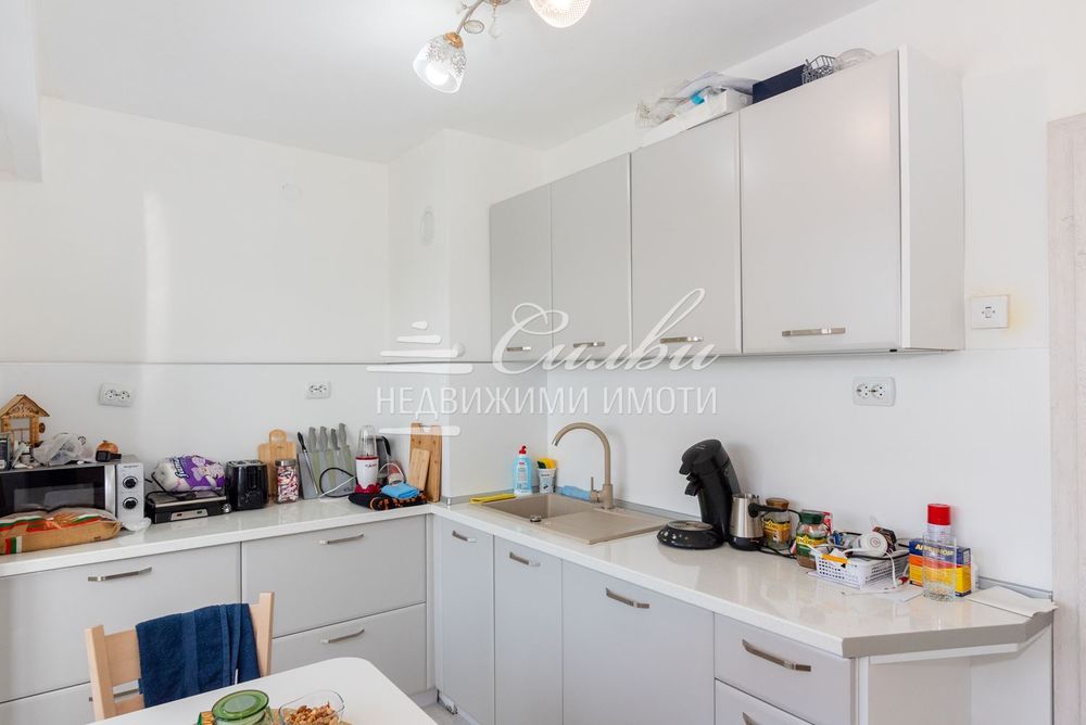 Продава се Двустаен апартамент в Шумен, Тракия - 58 кв.м за 1627 €/кв.м - Снимка #1