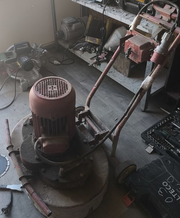 Продам шлейф машина по бетону