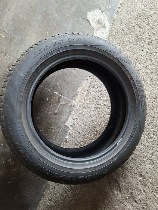 Продавам гуми 235 55 19 run flat