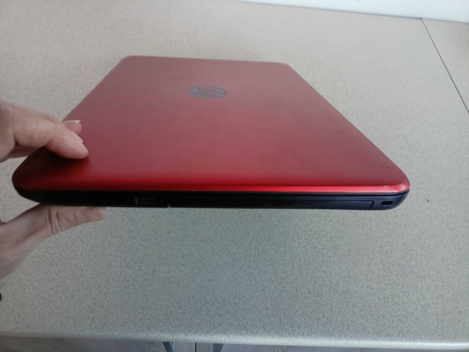 Laptop HP 15BA display 15,6 slim procesor Amd A6-7310 ram 8gb