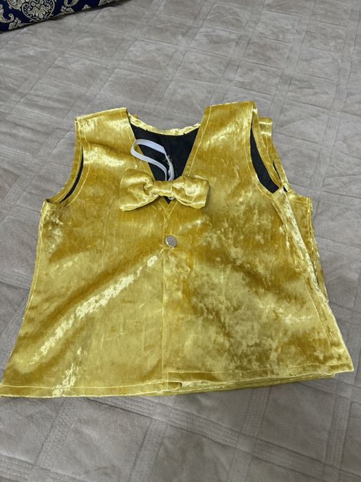 Жилет с бабочкой