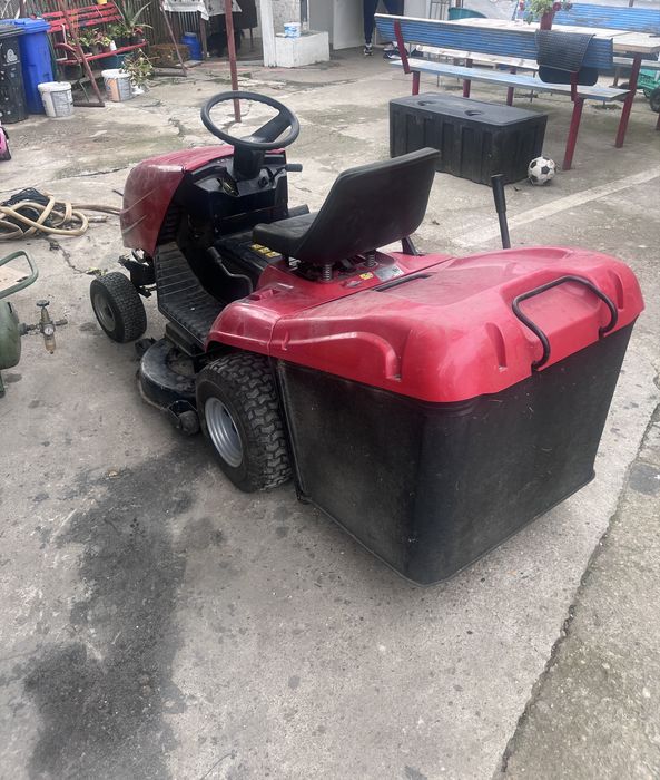 vand tractoras de taiat iarba