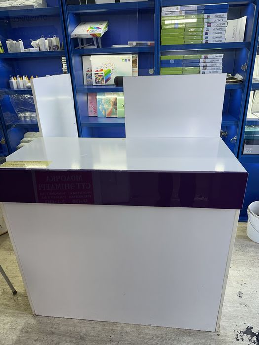 Ресепшен шкафчик