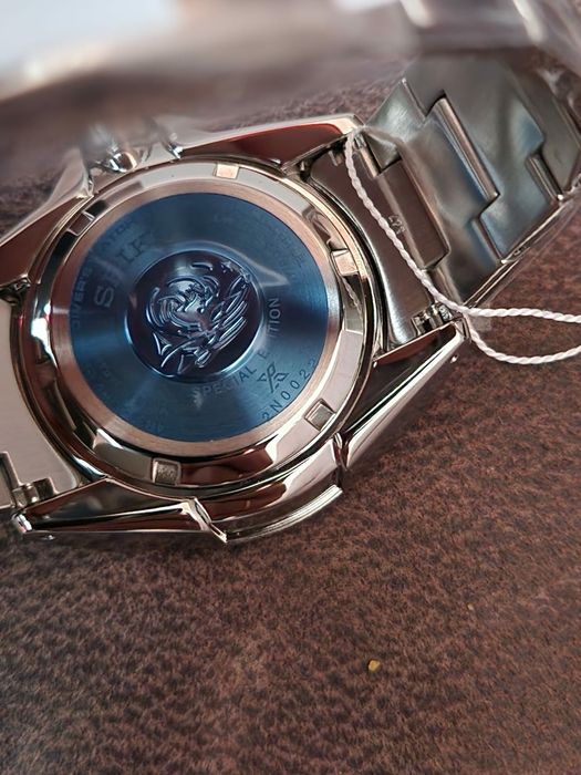 Продам часы Seiko SRPE33J1 King Samurai