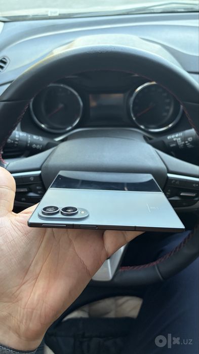 Samsung fold8 Graphite, 256gb, 2 ta imea o’tgan.