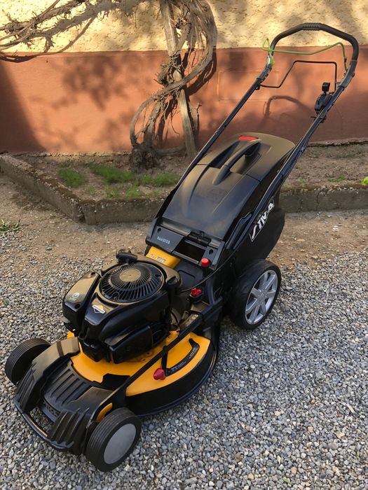 Masina de tuns iarba Briggs Stratton Stiga