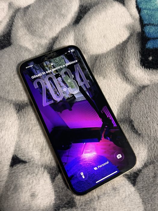 vand iphone 12 pro spart pozele le face foarte bine pretul este negociabil