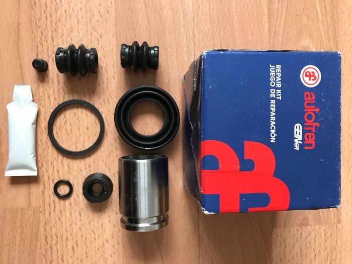 Авто части-Ситроен С4 и други-Спирачен к-кт задна ос и други