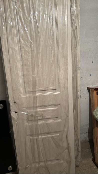 Двери межкомнатные 3 штуки