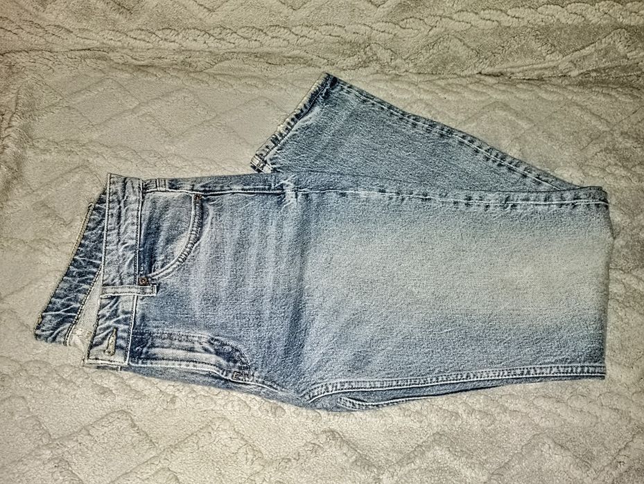Продам женские Джинсы
