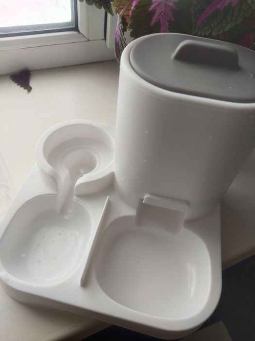 Кормушка для животных